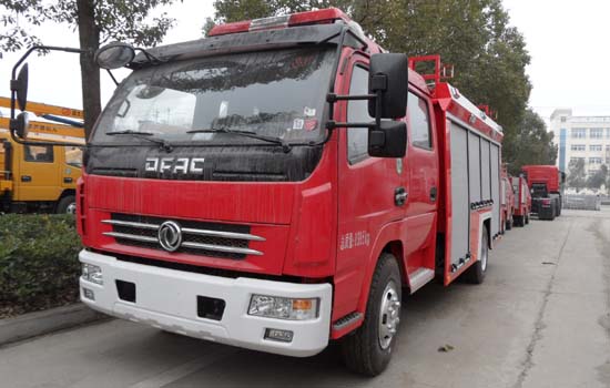 東風多利卡3.5噸水罐(泡沫)消防車(國五)